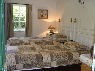 Back of The Moon Cottage - Bedroom 2