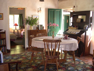 Back of The Moon Cottage - Lounge