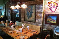 The Touraco Table